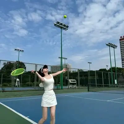 谭伟成